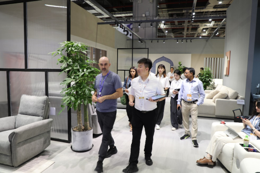 中源家居齐鸣双展，开启可持续增长的新篇章1281