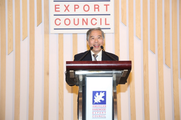 美国阔叶木外销委员会东南亚及大中华区处长陈席镇