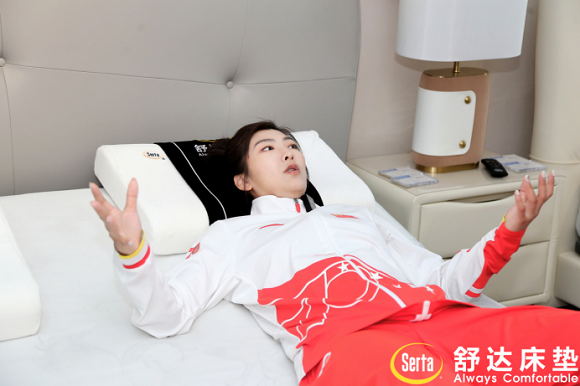 好睡眠成就冠军梦想！世界冠军徐梦桃拥抱舒达享受“快充”睡眠734