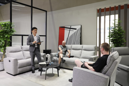 中源家居齐鸣双展，开启可持续增长的新篇章1279