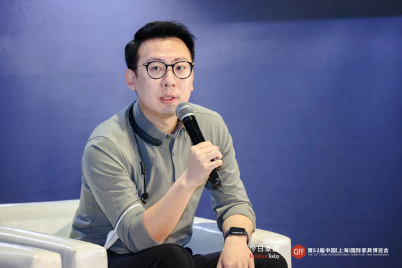 11 华创证券轻工纺服首席分析师刘佳昆