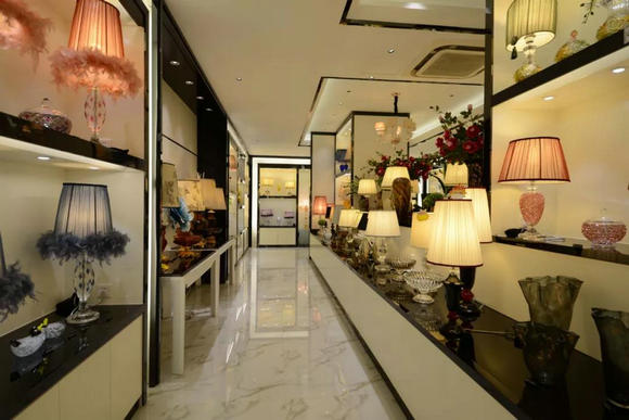 “名灯荟萃”展区的六大品牌